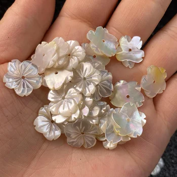 2db Carven Fehér Héj Virág Tiszta, Természetes Anyag, Szirmok 3D Virág Gyöngyök, a Kézzel készített Nyaklánc DIY Ékszer Készítés
