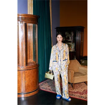 Maison Gabrielle 2021 Ősszel Új Absztrakt Nyomtatott Pizsama Szett Loungewear Hálóruházat a Nők számára 2 Db Hosszú Ujjú Selyem Szatén